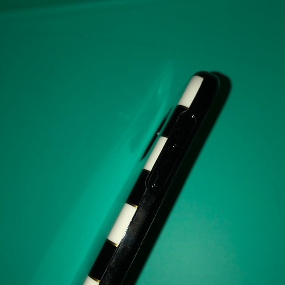 Kate Spade Samsung phone case - Picture 4 of 5